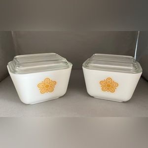 Vintage Pyrex Butterfly Gold 501-B-1 1/2 cup